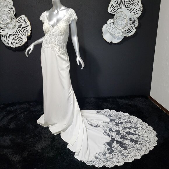 NWT~$1850~STELLA COUTURE~16/18~OFF WHITE EMBROIDERED BEADED LACE WEDDING DRESS - Picture 1 of 16